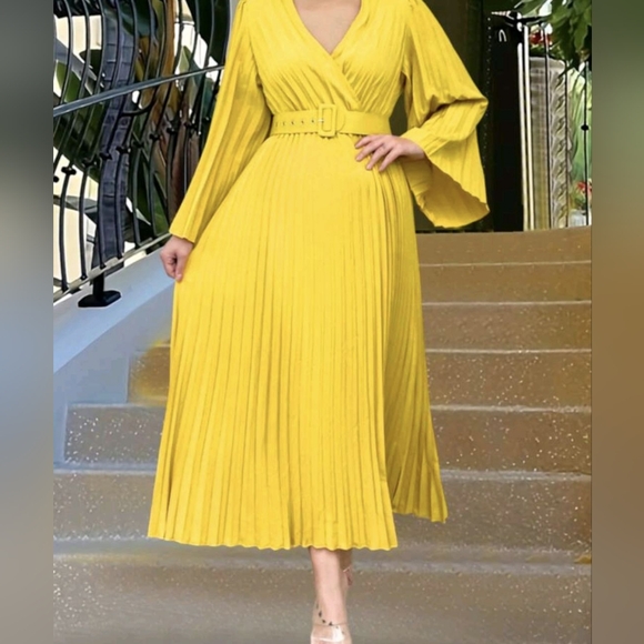 Dress - Picture 3 of 5